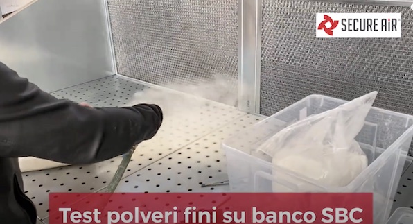 Utilizzo del banco aspirante per polveri fini post stampa 3D