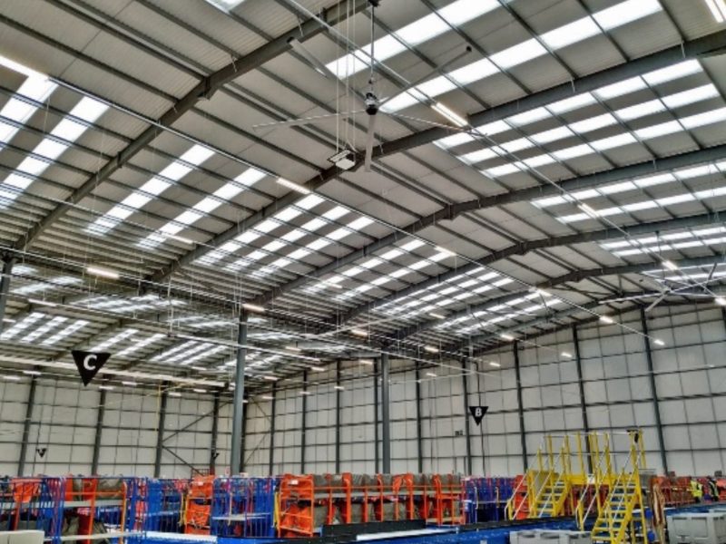 Ventilatore industriale a soffitto per magazzini
